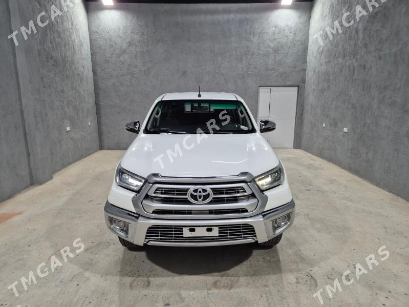 Toyota Hilux 2021 - 552 000 TMT - Aşgabat - img 3