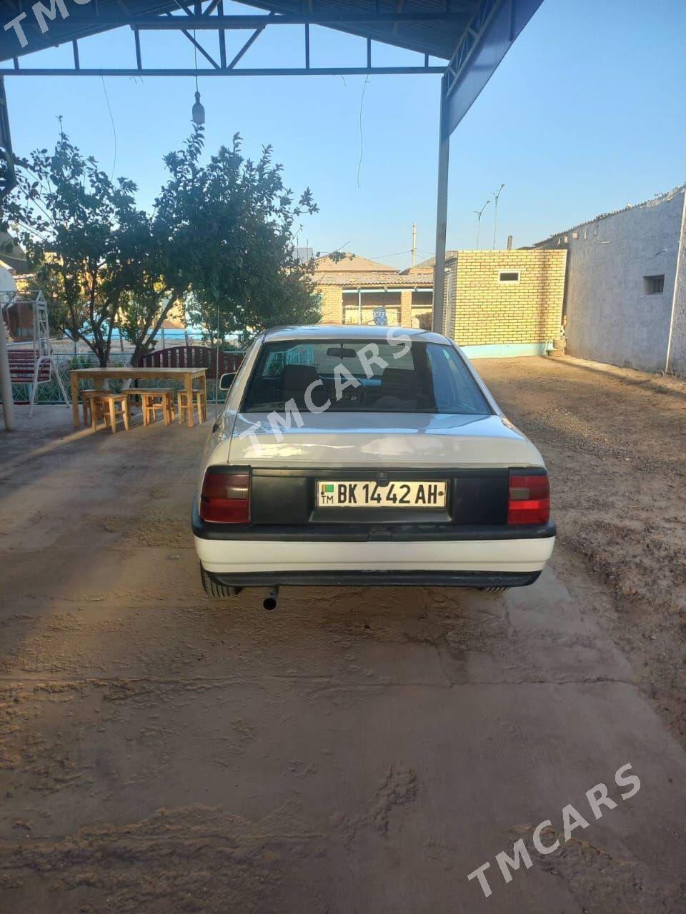 Opel Vectra 1994 - 24 000 TMT - Sarahs - img 2