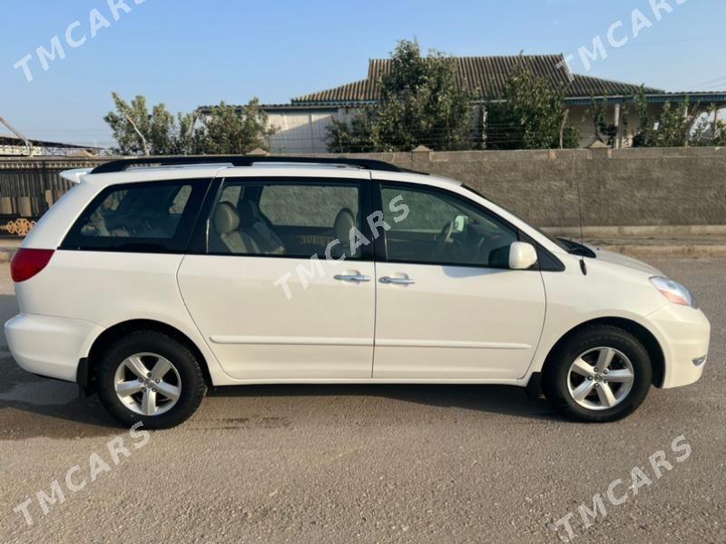 Toyota Sienna 2009 - 230 000 TMT - Эсенгулы - img 4