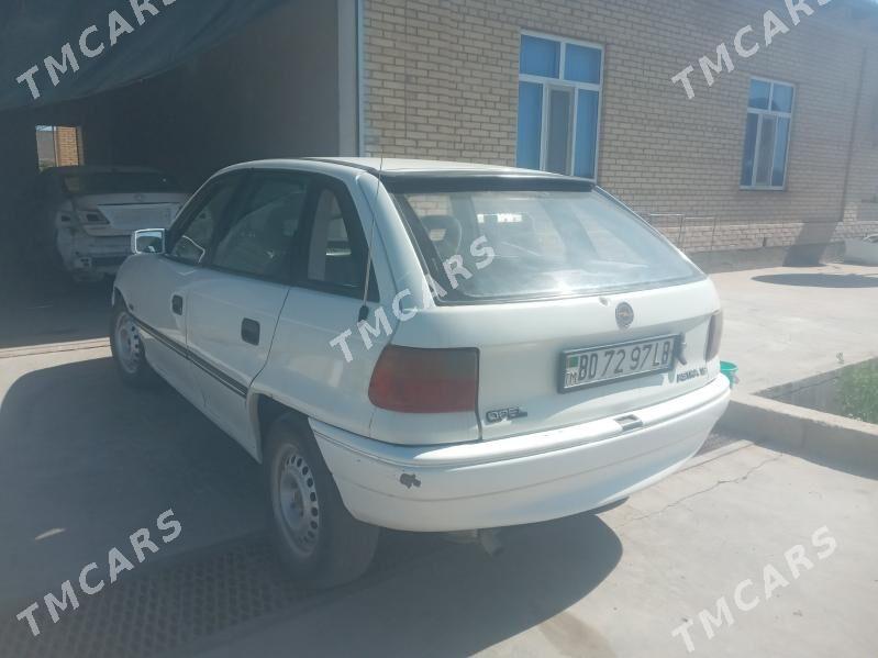 Opel Astra 1993 - 14 000 TMT - Сакар - img 3