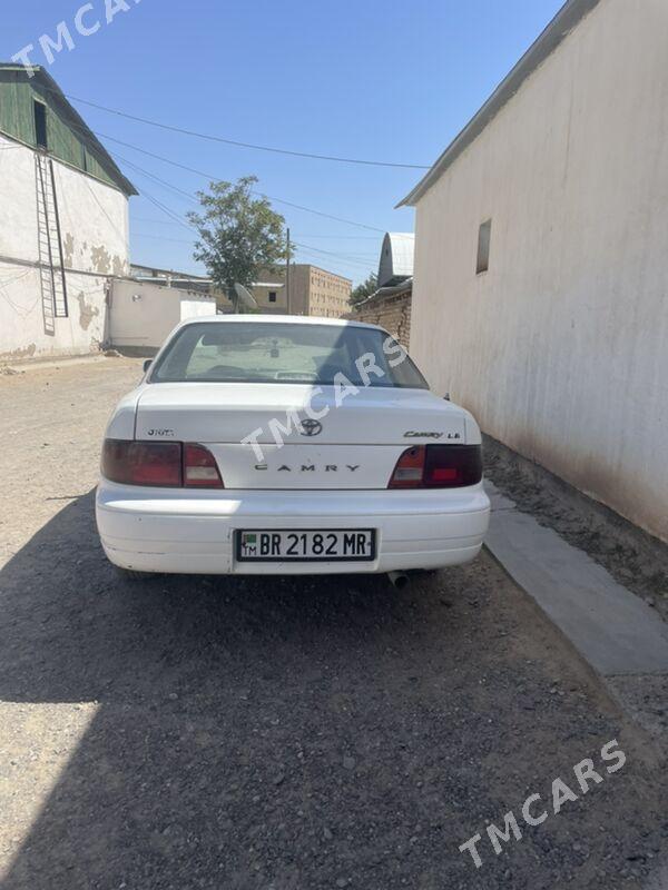 Toyota Camry 1994 - 550 000 TMT - Мары - img 2