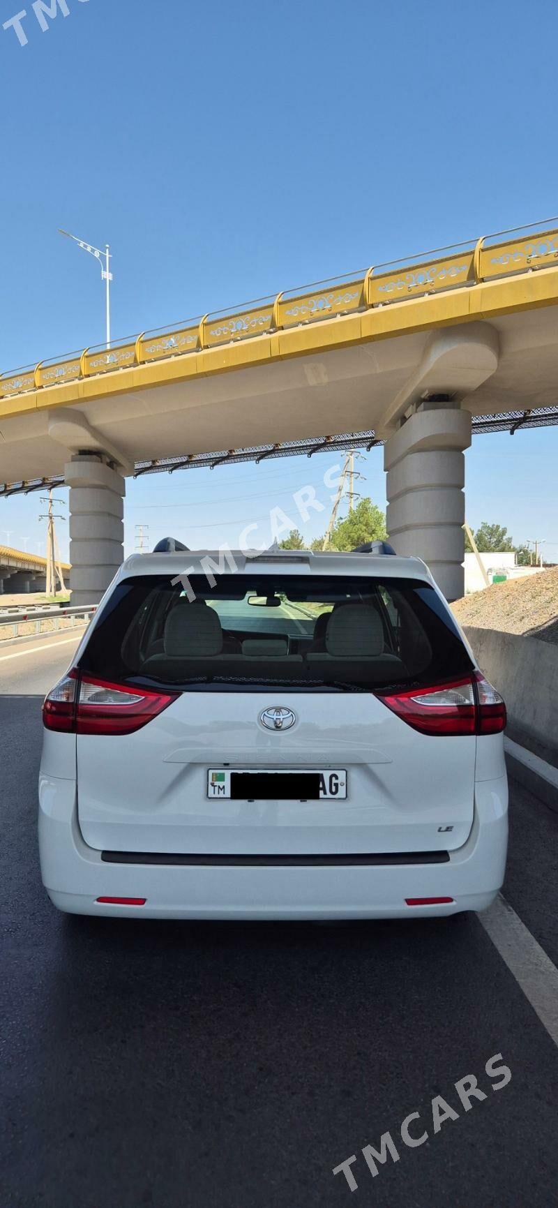 Toyota Sienna 2019 - 365 000 TMT - Aşgabat - img 6