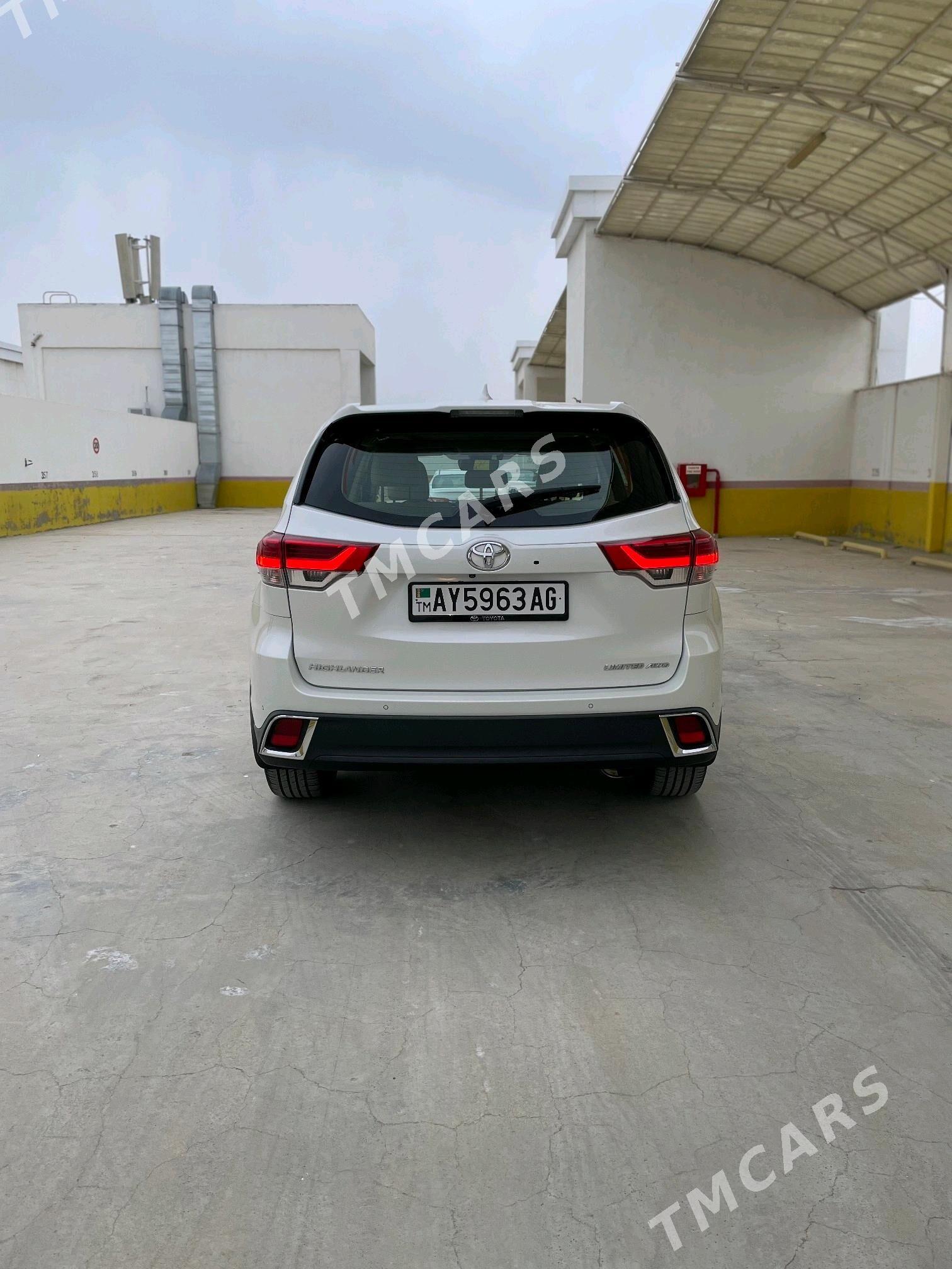 Toyota Highlander 2018 - 630 000 TMT - Aşgabat - img 5