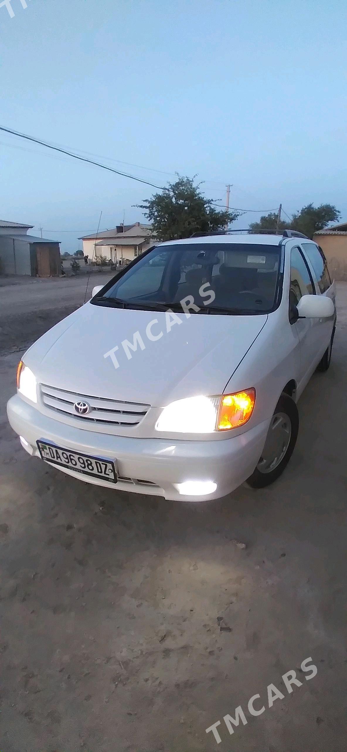 Toyota Sienna 2001 - 130 000 TMT - Türkmenbaşy etr. - img 3