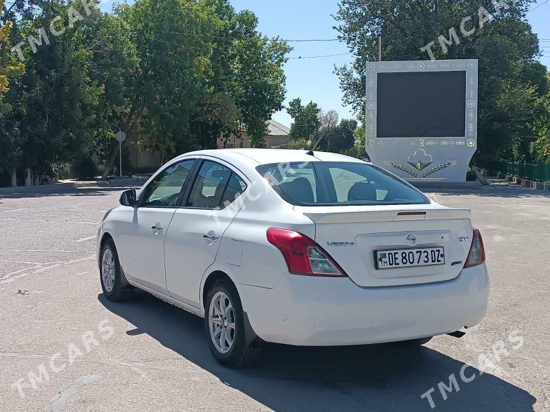 Nissan Versa 2013 - 90 000 TMT - Губадаг - img 4