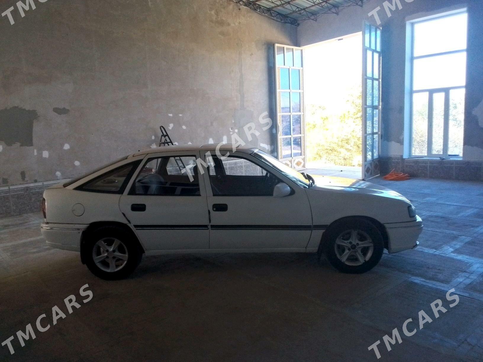 Opel Vectra 1993 - 27 000 TMT - Чарджоу - img 4