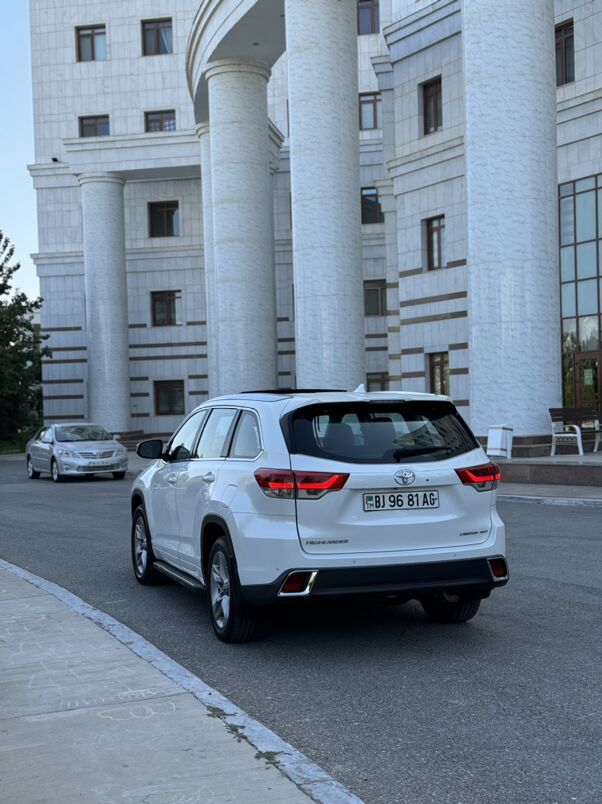 Toyota Highlander 2018 - 380 000 TMT - Aşgabat - img 2