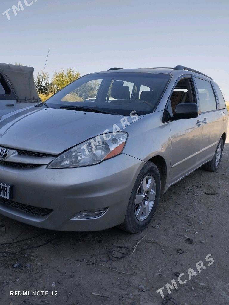 Toyota Sienna 2008 - 190 000 TMT - Туркменгала - img 2