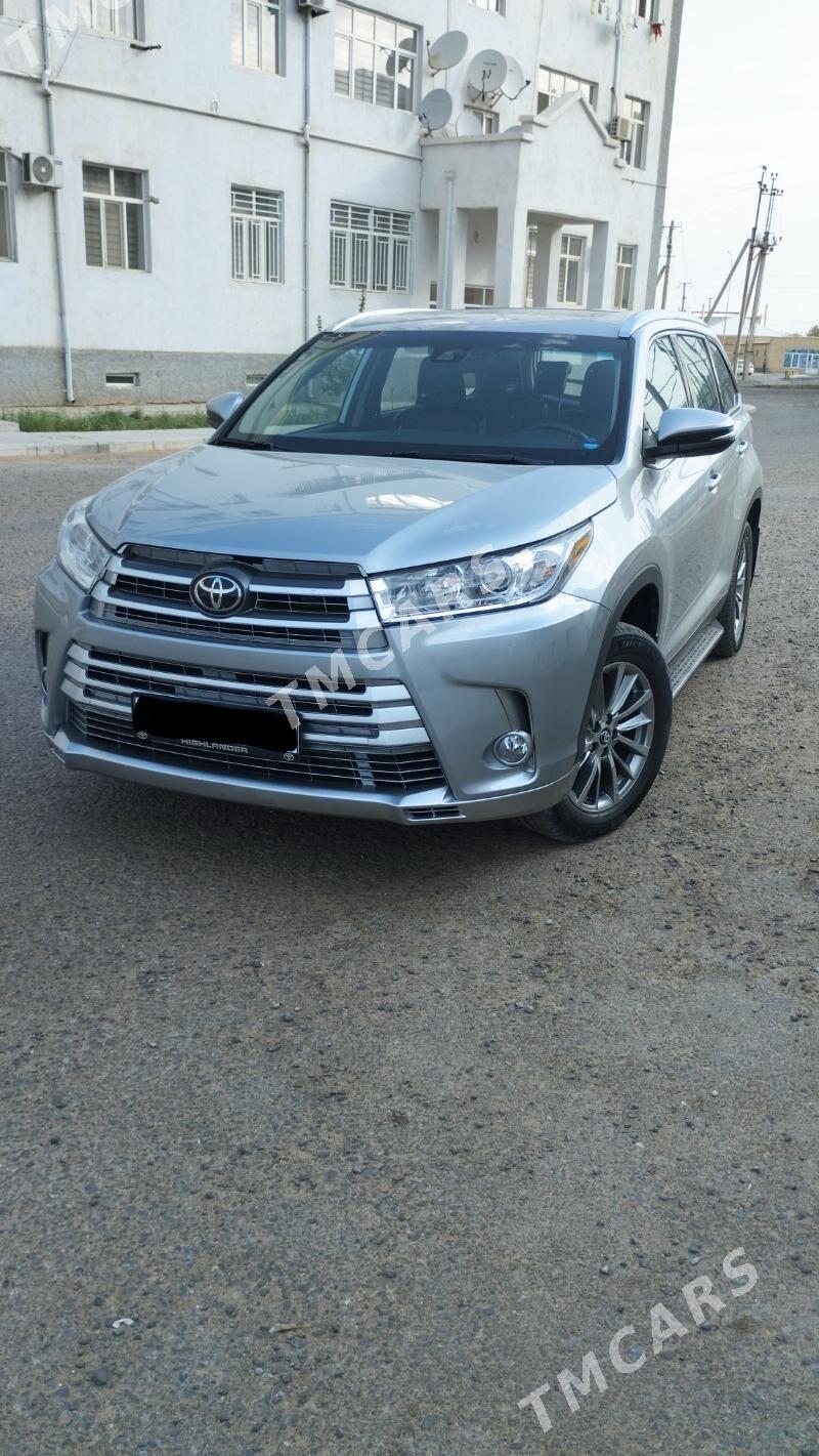 Toyota Highlander 2019 - 470 000 TMT - Мары - img 2