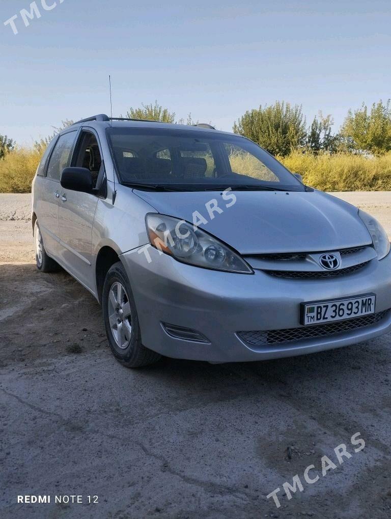 Toyota Sienna 2008 - 190 000 TMT - Туркменгала - img 5