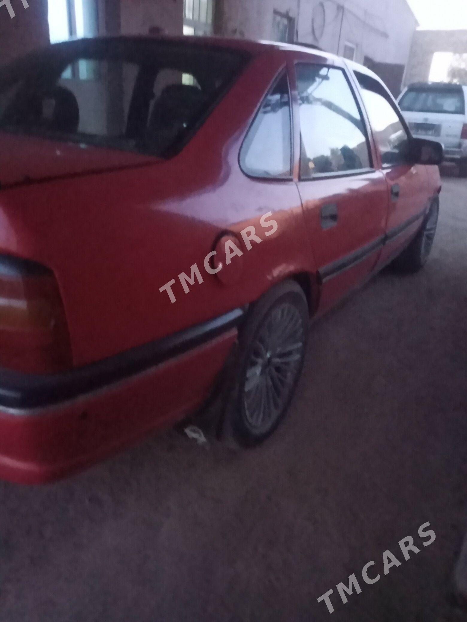 Opel Vectra 1989 - 25 000 TMT - Фарап - img 5