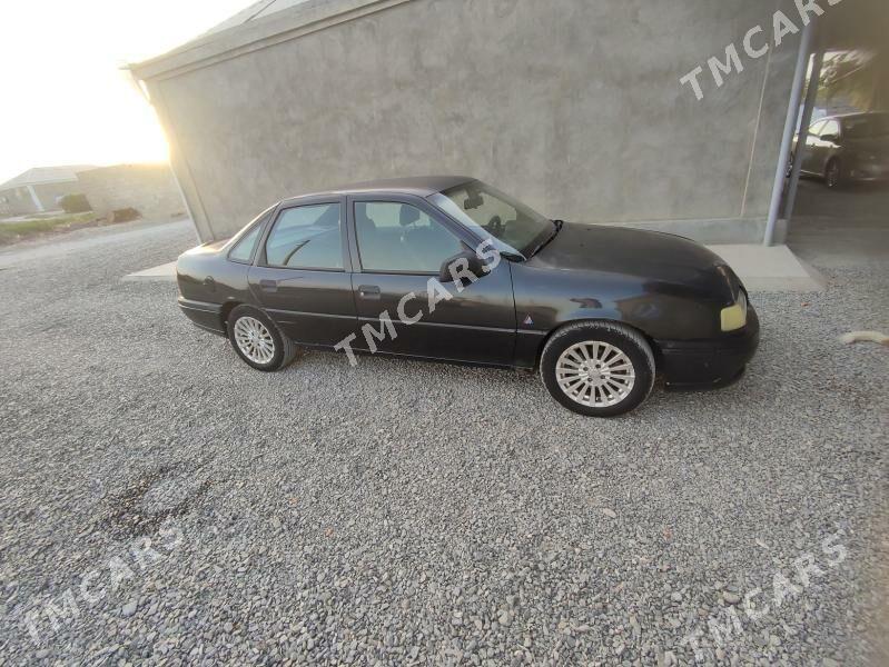 Opel Vectra 1994 - 25 000 TMT - Бахарден - img 3