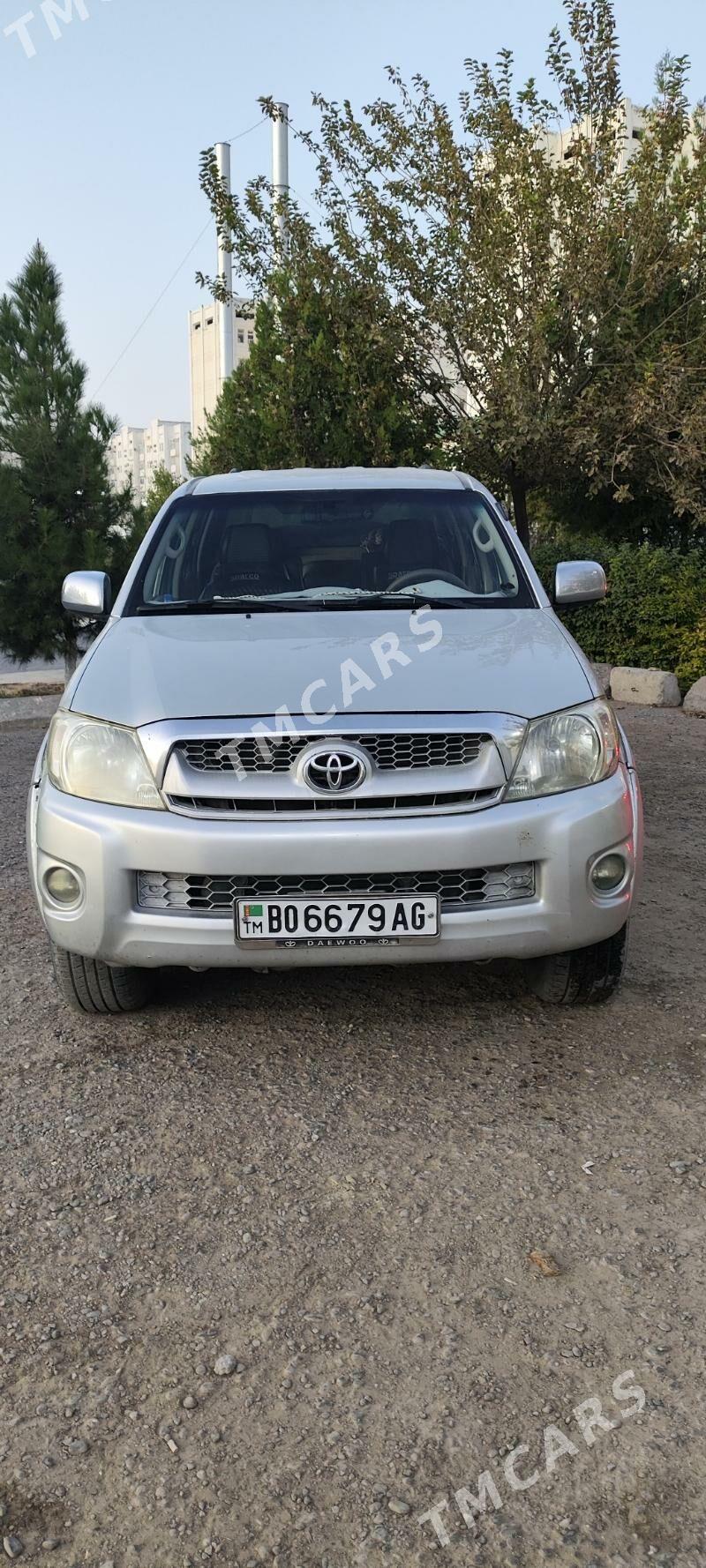 Toyota Hilux 2010 - 340 000 TMT - Aşgabat - img 2