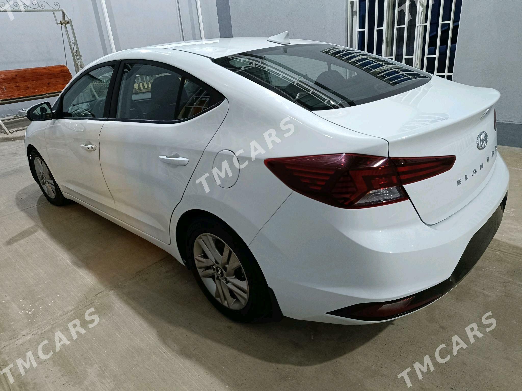 Hyundai Elantra 2019 - 260 000 TMT - Аркадаг - img 2