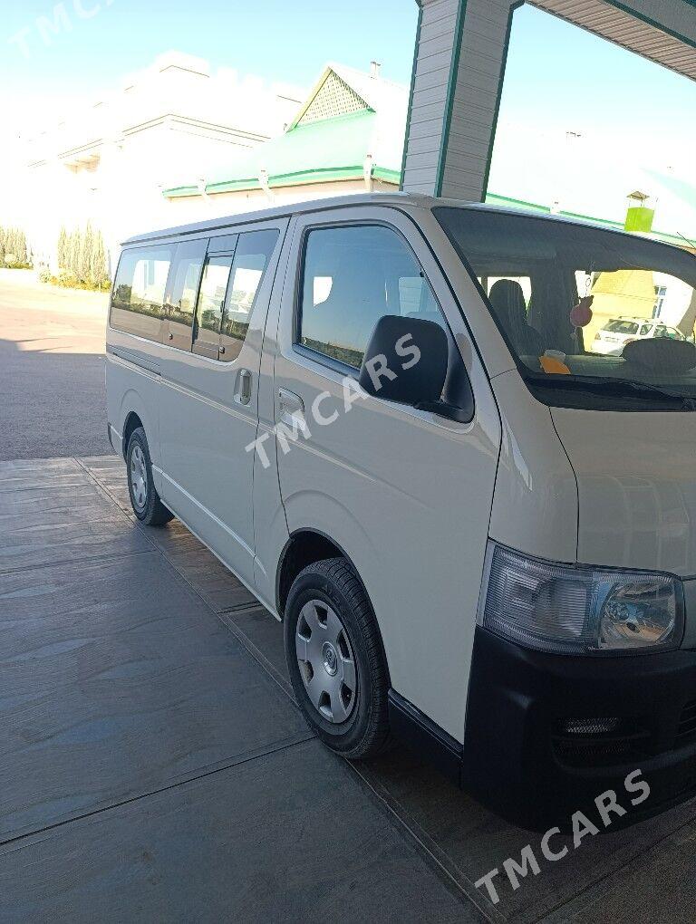 Toyota Hiace 2005 - 210 000 TMT - Дянев - img 3