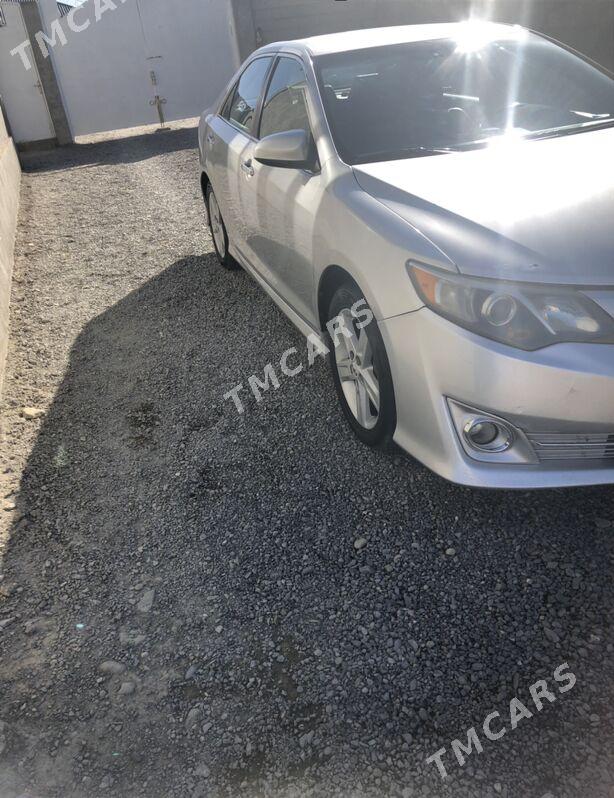 Toyota Camry 2012 - 200 000 TMT - Бахарден - img 5