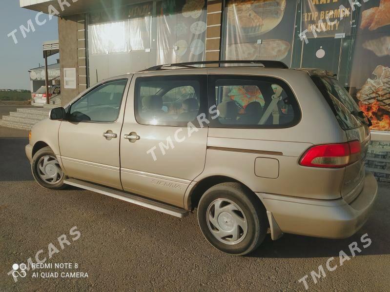 Toyota Sienna 2000 - 141 000 TMT - Мары - img 4