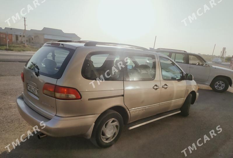 Toyota Sienna 2000 - 141 000 TMT - Мары - img 5