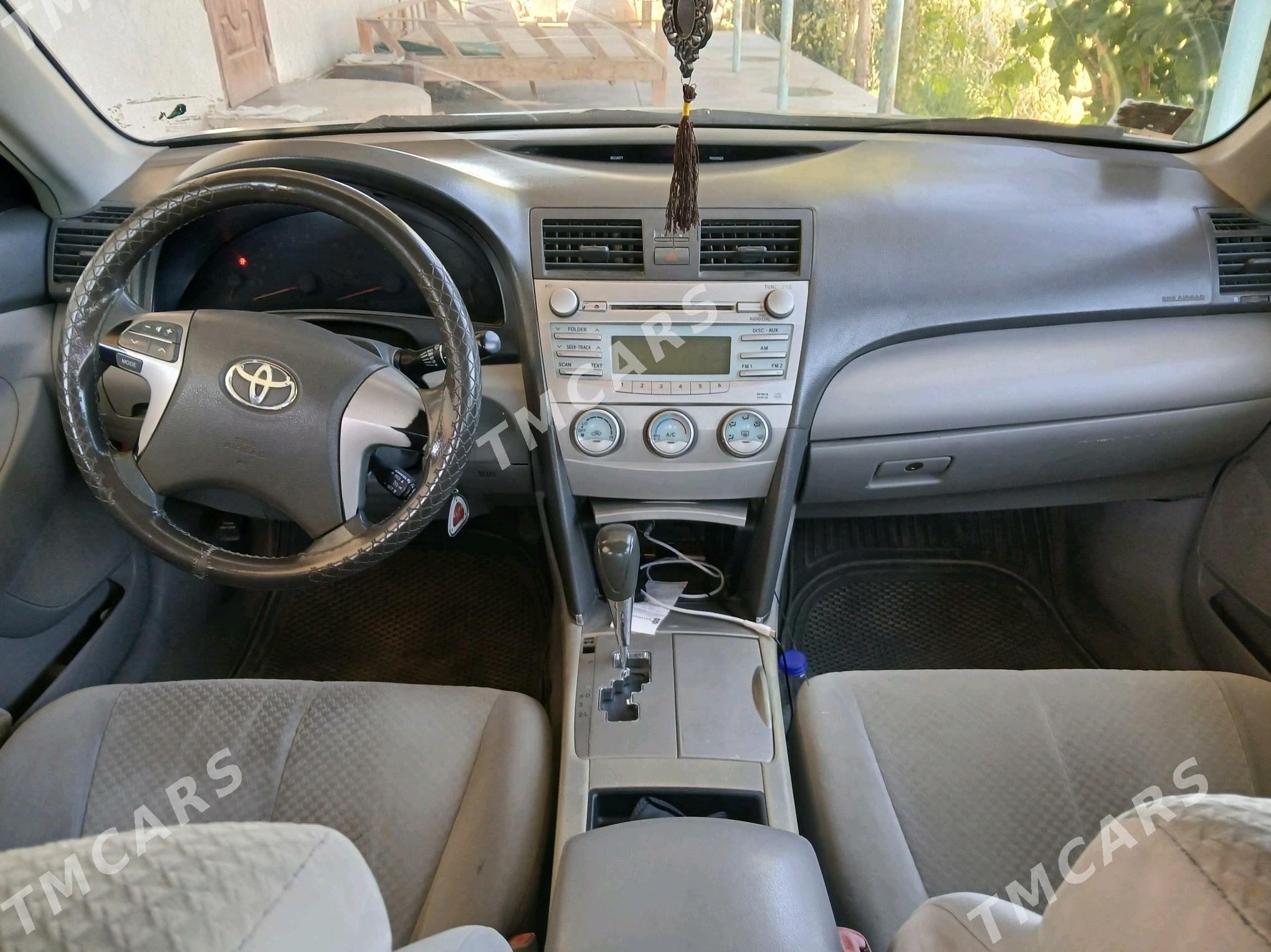 Toyota Camry 2008 - 139 000 TMT - Гурбансолтан Едже - img 2