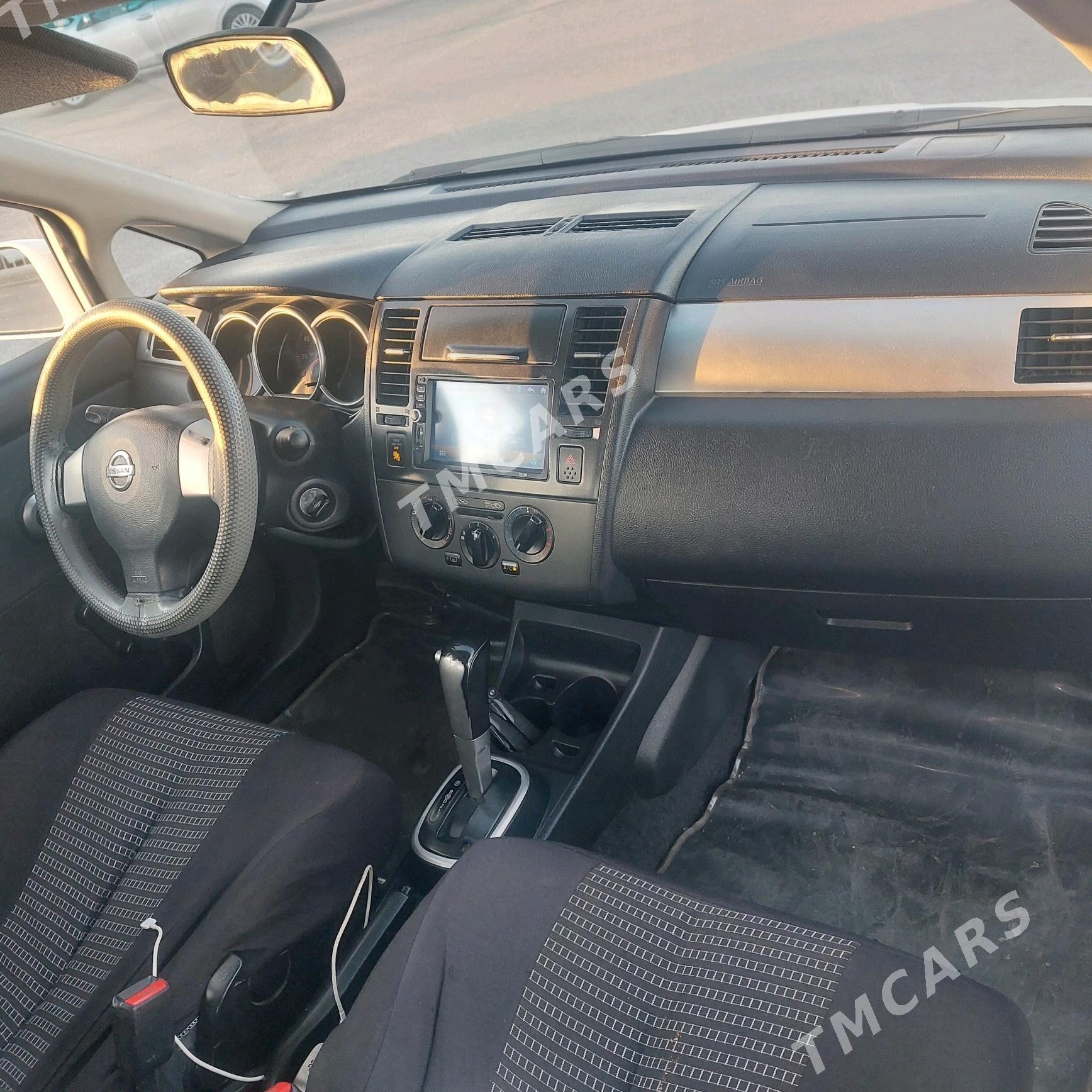 Nissan Versa 2010 - 99 000 TMT - Ашхабад - img 4