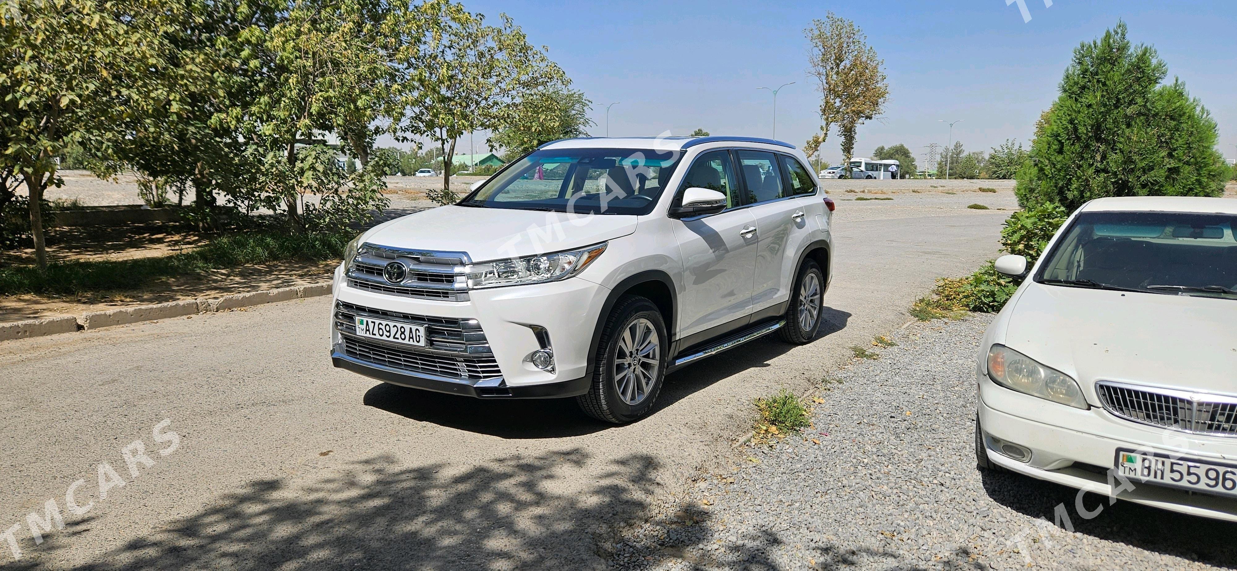 Toyota Highlander 2019 - 450 000 TMT - Aşgabat - img 2