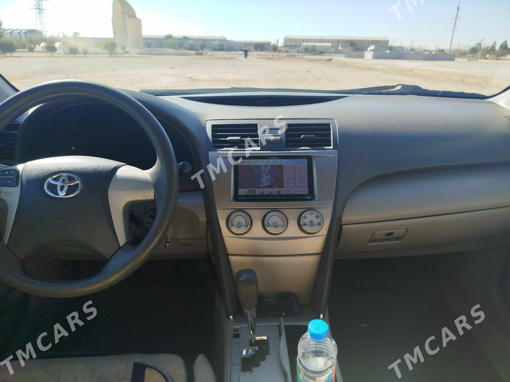 Toyota Camry 2010 - 160 000 TMT - Теджен - img 3