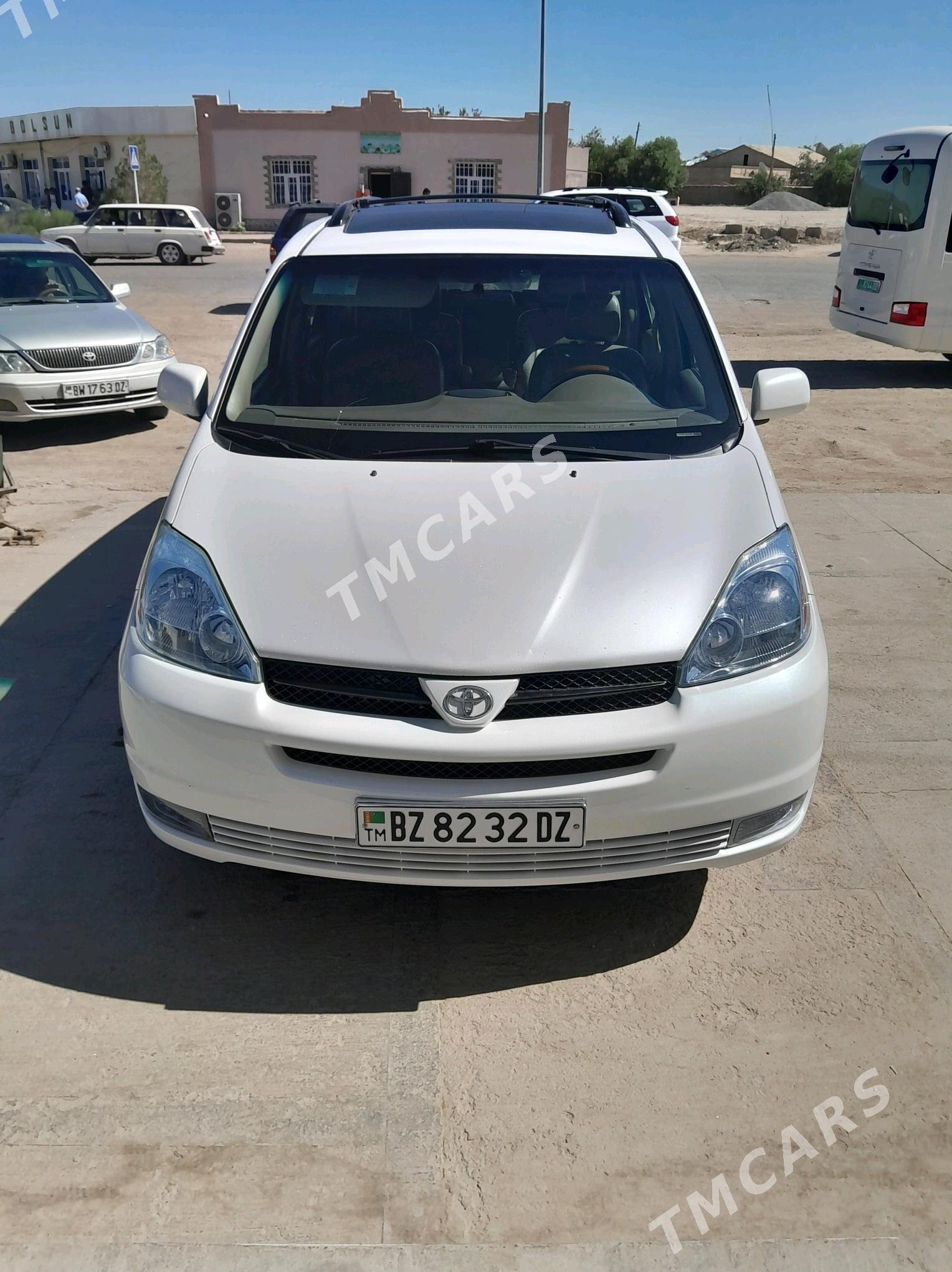 Toyota Sienna 2004 - 200 000 TMT - Gurbansoltan Eje - img 3