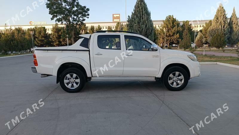 Toyota Hilux 2014 - 400 000 TMT - Мары - img 4