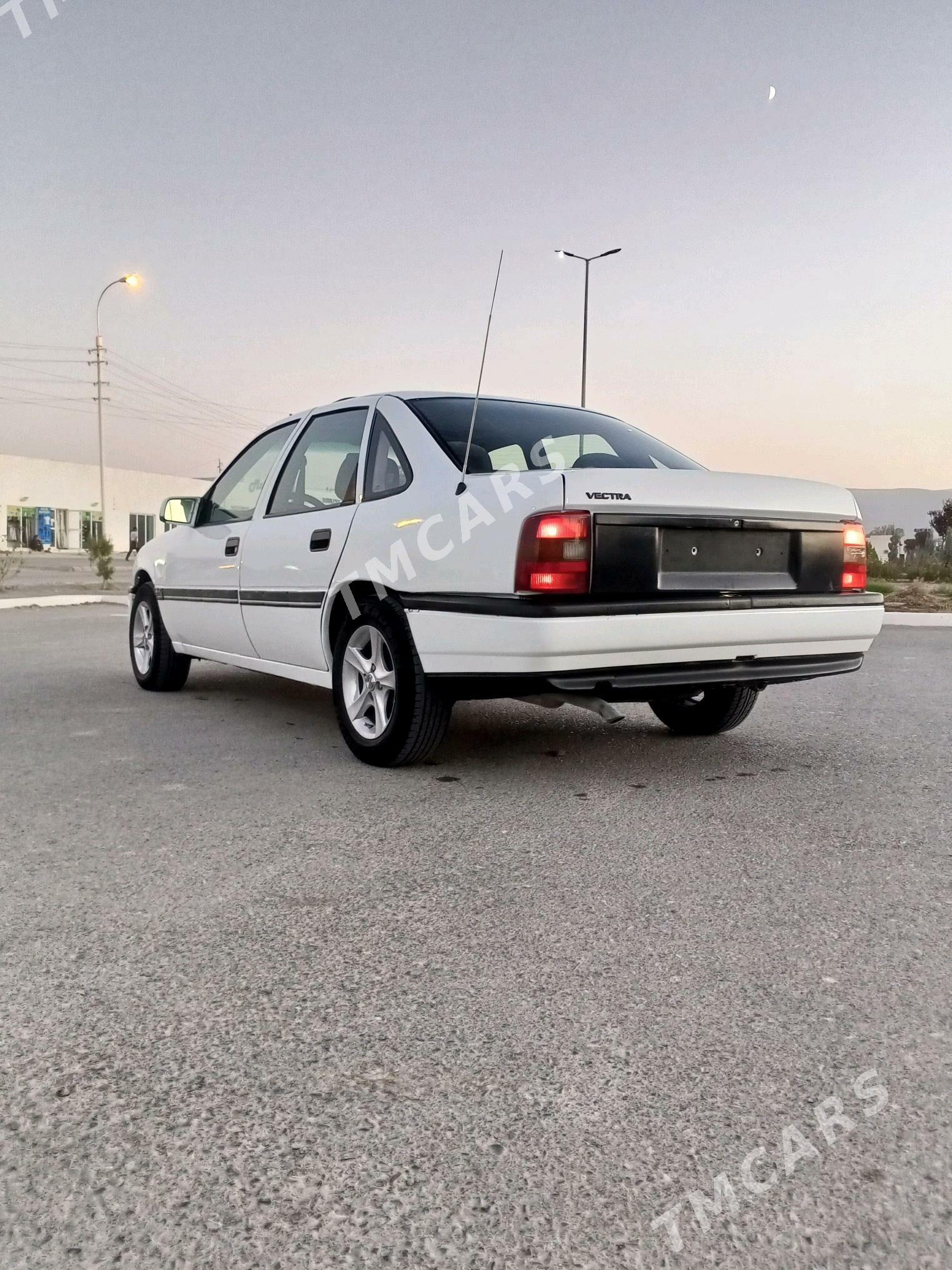 Opel Vectra 1993 - 27 500 TMT - Бахарден - img 3