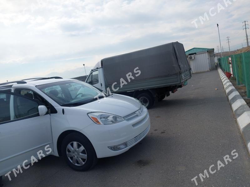 Toyota Sienna 2004 - 180 000 TMT - Çärjew - img 2