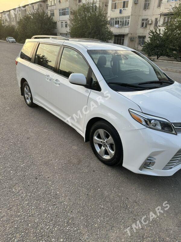 Toyota Sienna 2019 - 340 000 TMT - Ашхабад - img 2