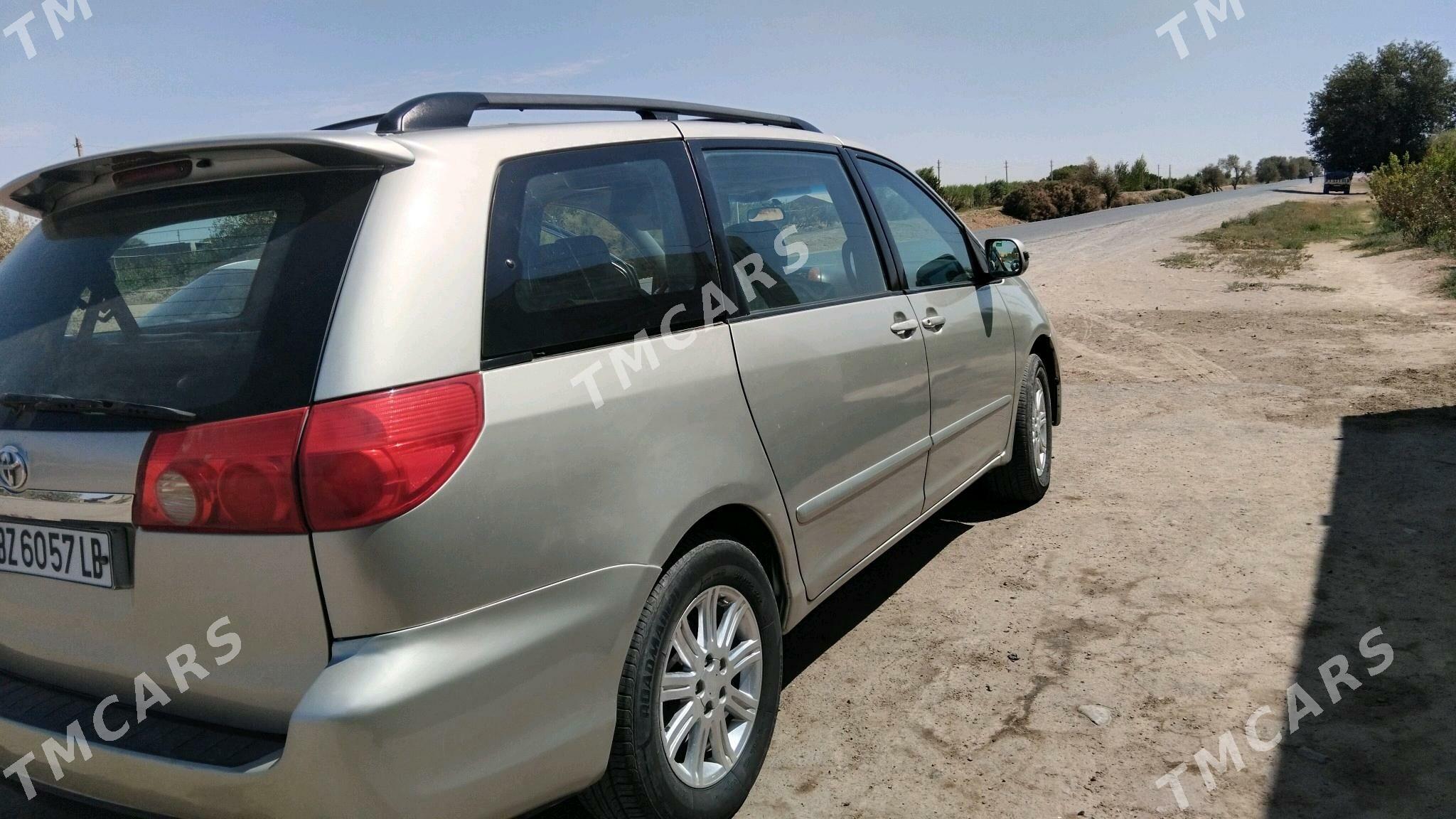 Toyota Sienna 2008 - 200 000 TMT - Saýat - img 2