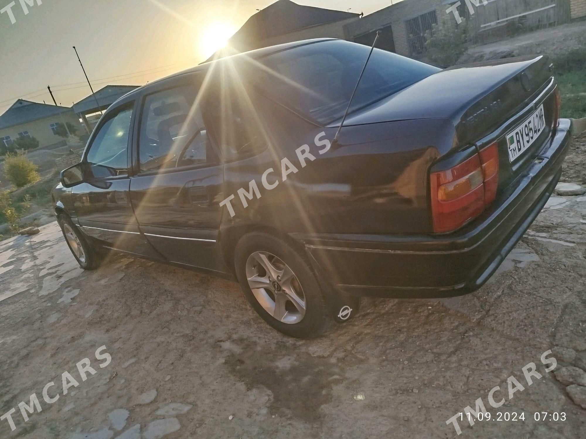 Opel Vectra 1992 - 25 000 TMT - Мары - img 4