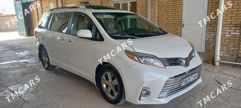 Toyota Sienna 2017 - 395 000 TMT - Kaka - img 2