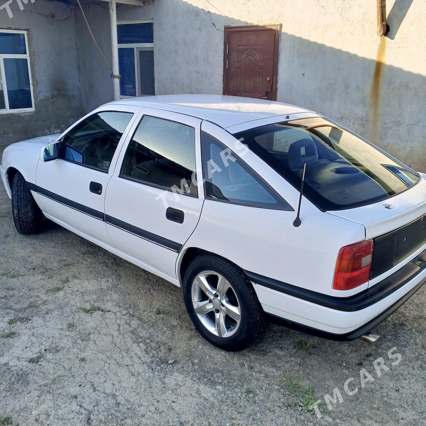 Opel Vectra 1992 - 27 000 TMT - Ýaşlyk - img 2