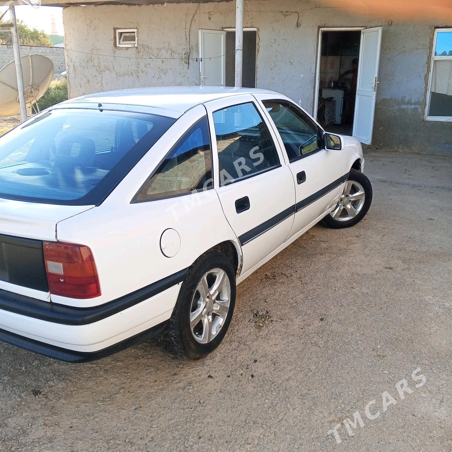 Opel Vectra 1992 - 27 000 TMT - Ýaşlyk - img 3