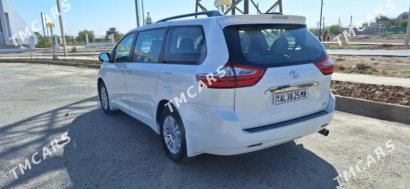 Toyota Sienna 2016 - 330 000 TMT - Мары - img 8