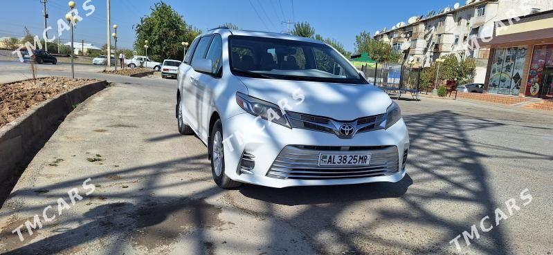 Toyota Sienna 2016 - 330 000 TMT - Мары - img 9