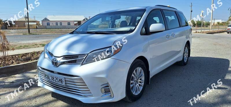 Toyota Sienna 2016 - 330 000 TMT - Мары - img 2