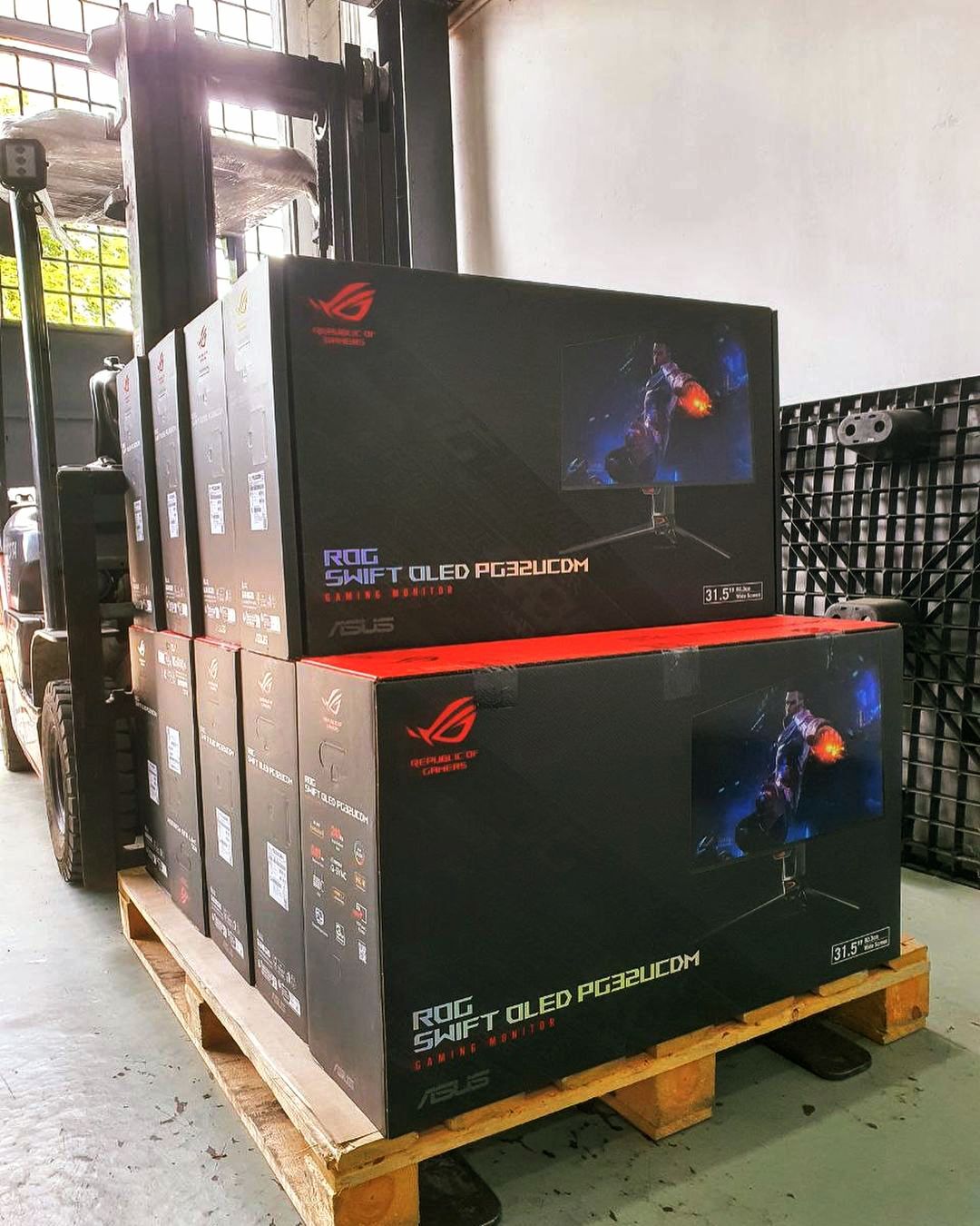 GAMING Monitor ROG Swift OLED - Ашхабад - img 9