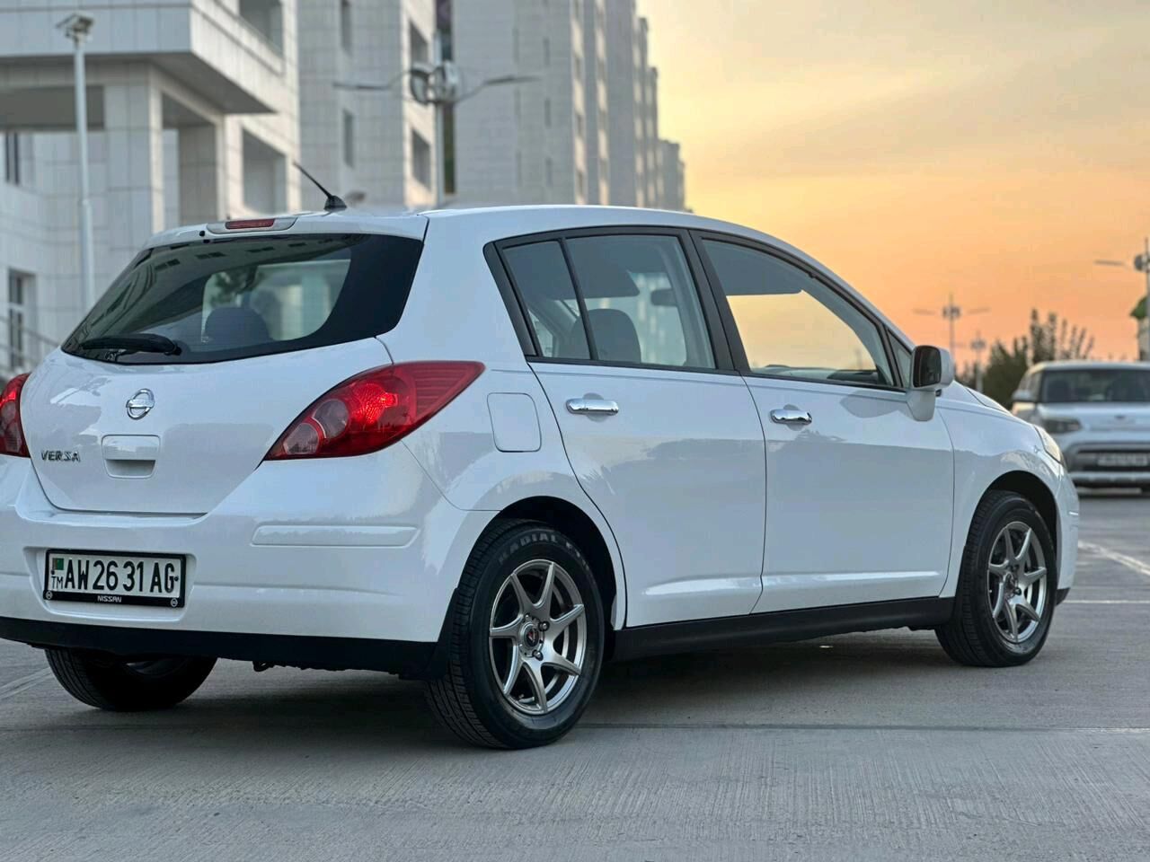 Nissan Versa 2010 - 114 000 TMT - Aşgabat - img 5