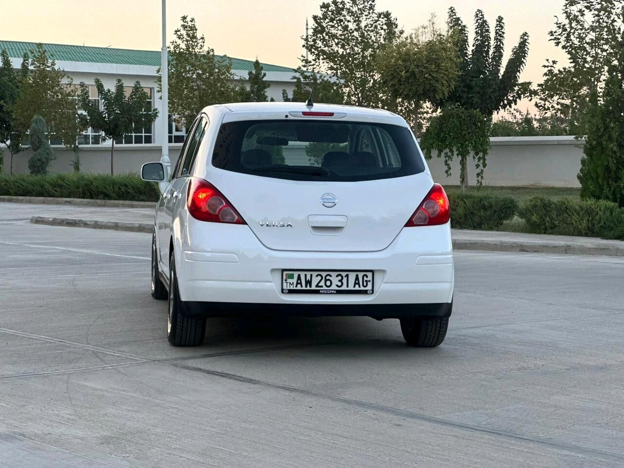 Nissan Versa 2010 - 114 000 TMT - Ашхабад - img 6