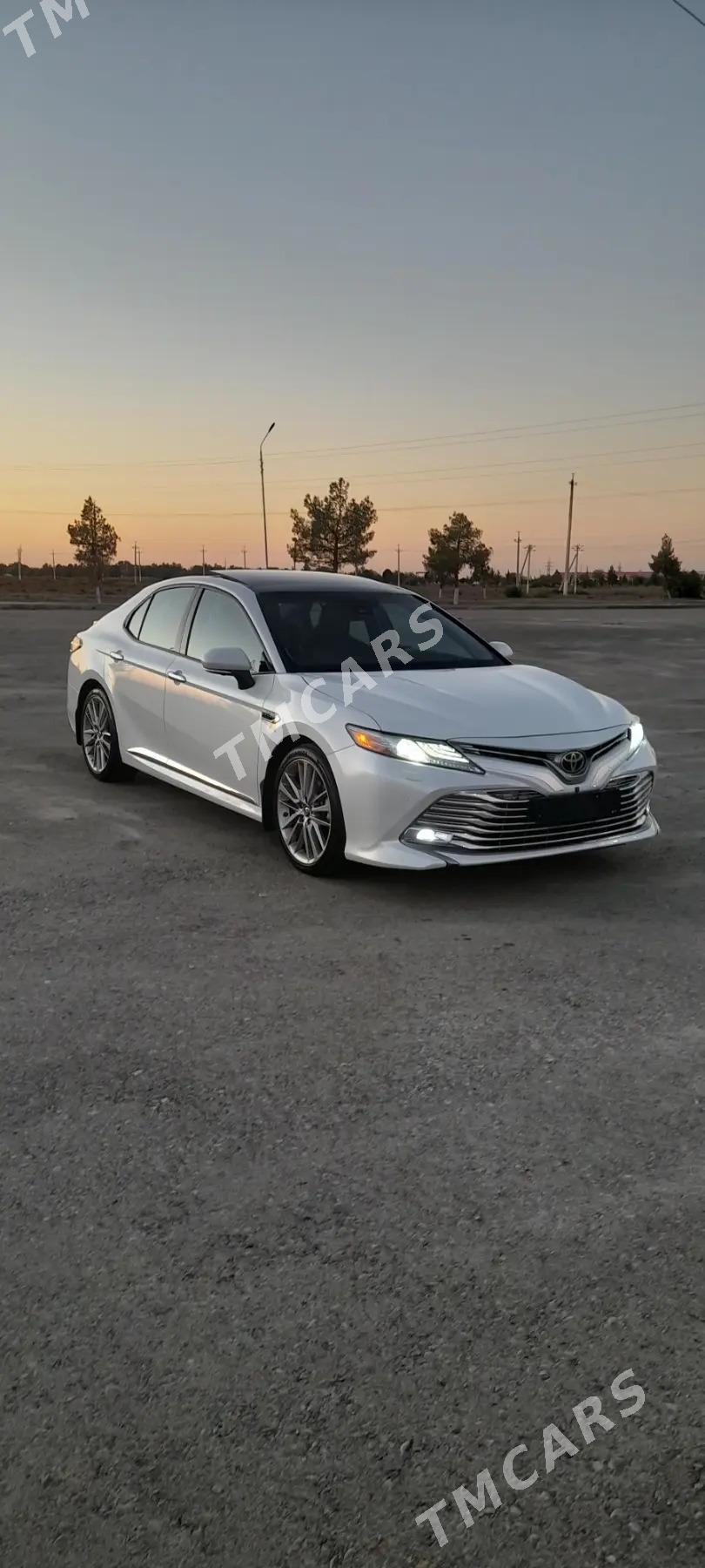 Toyota Camry 2018 - 458 000 TMT - Ýalkym - img 6