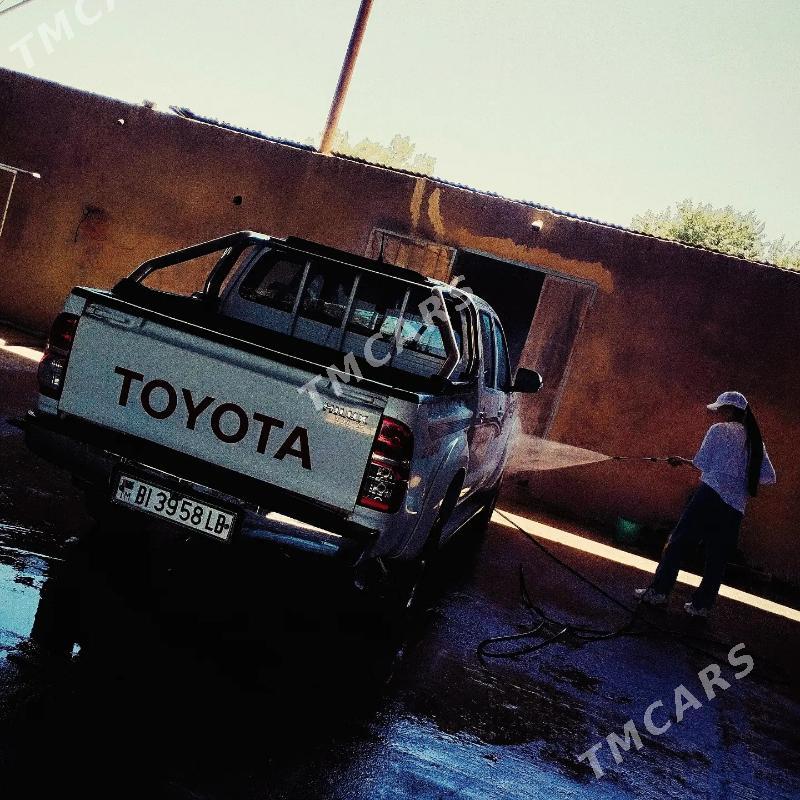 Toyota Hilux 2013 - 400 000 TMT - Magdanly - img 3