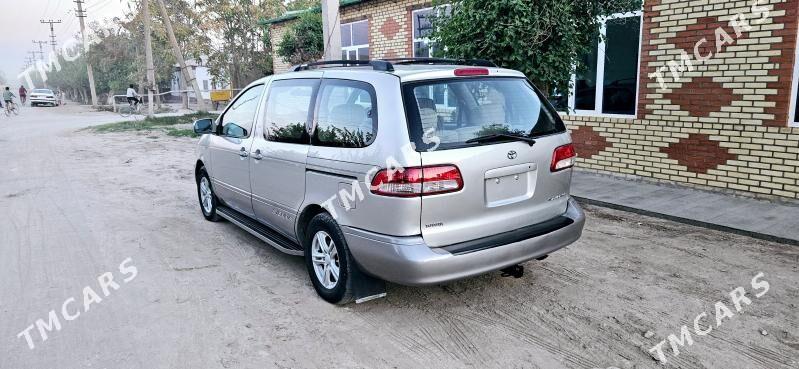 Toyota Sienna 2001 - 130 000 TMT - Halaç - img 3