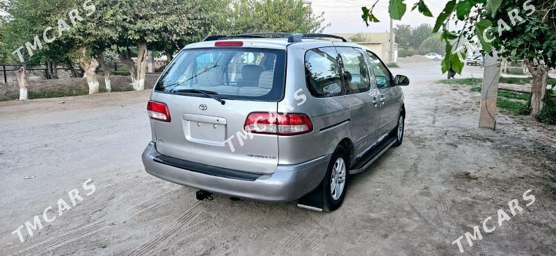 Toyota Sienna 2001 - 130 000 TMT - Халач - img 4