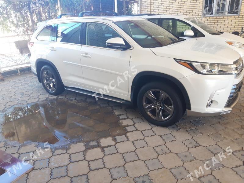 Toyota Highlander 2019 - 430 000 TMT - Мары - img 3