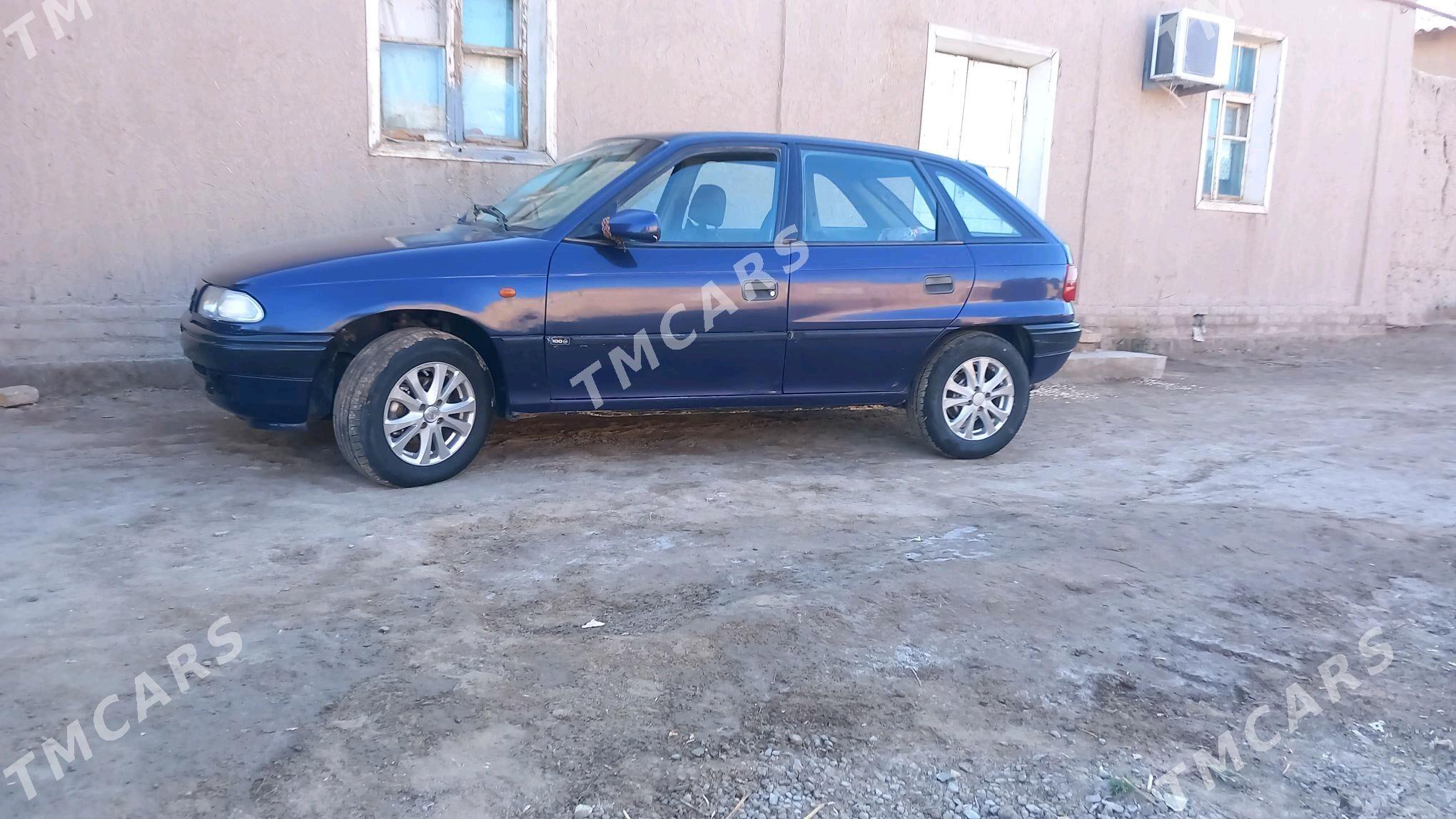 Opel Astra 1994 - 27 000 TMT - Гурбансолтан Едже - img 4