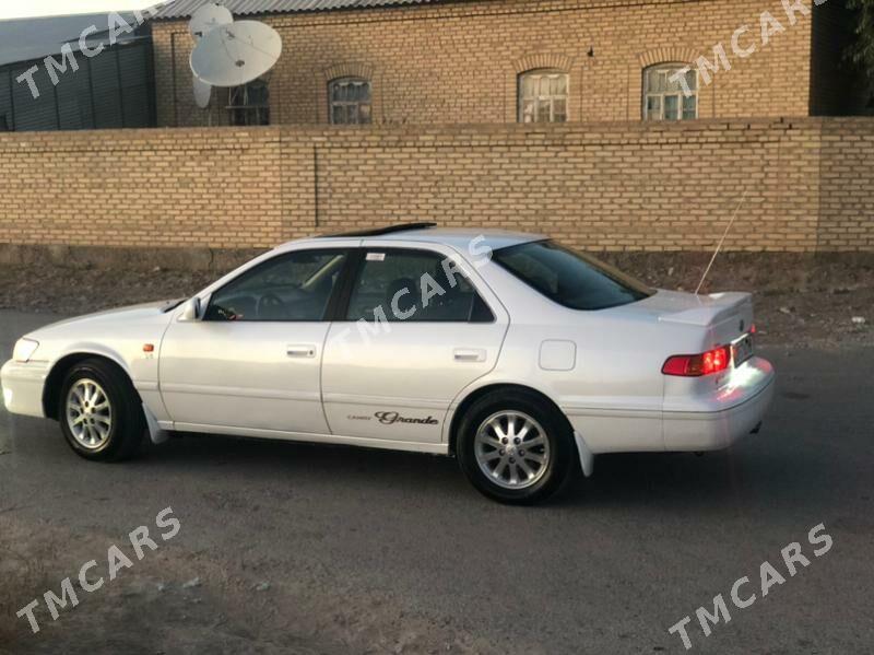 Toyota Camry 1998 - 135 000 TMT - Мары - img 4