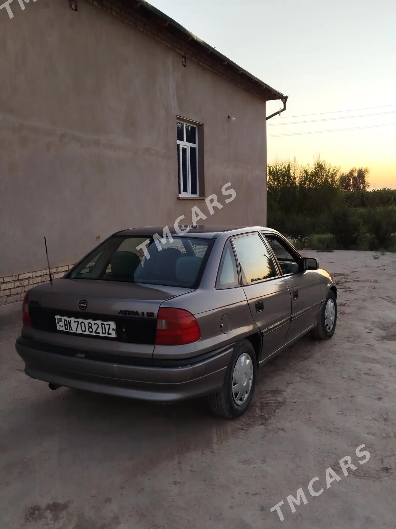 Opel Astra 1992 - 25 000 TMT - Şabat etr. - img 5